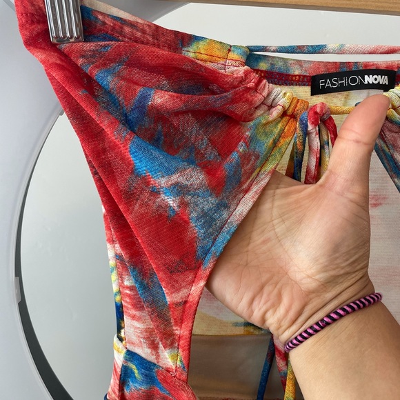 Cover up one piece - Picture 3 of 7